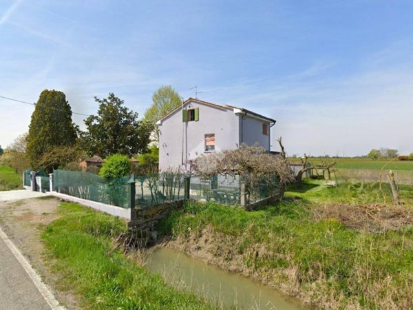casa indipendente in vendita a Mirandola in zona Carano