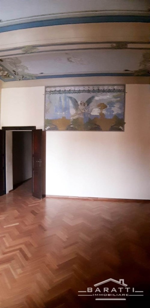 negozio in vendita a Mirandola
