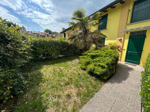 casa indipendente in vendita a Mirandola
