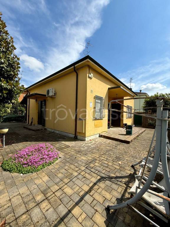 casa indipendente in vendita a Mirandola