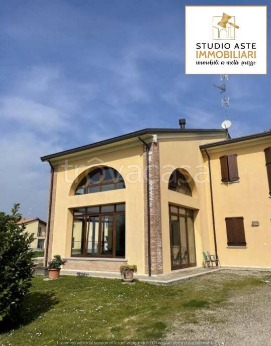 casa indipendente in vendita a Mirandola in zona Carano