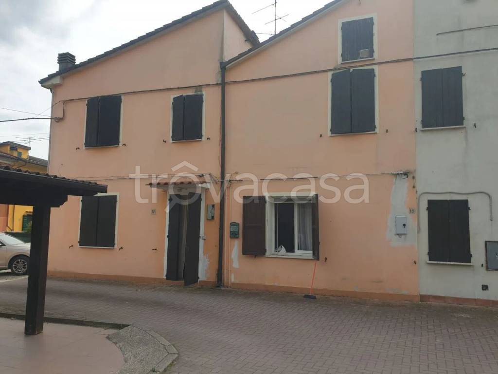 casa indipendente in vendita a Mirandola in zona Quarantoli