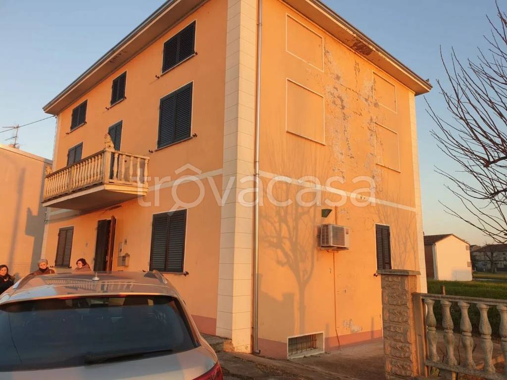 casa indipendente in vendita a Mirandola in zona Gavello