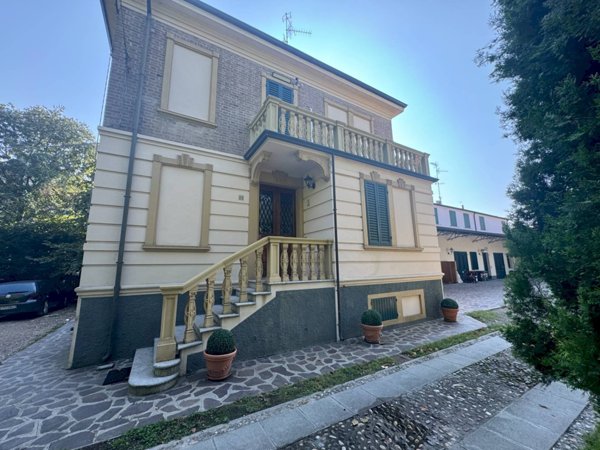casa indipendente in vendita a Mirandola