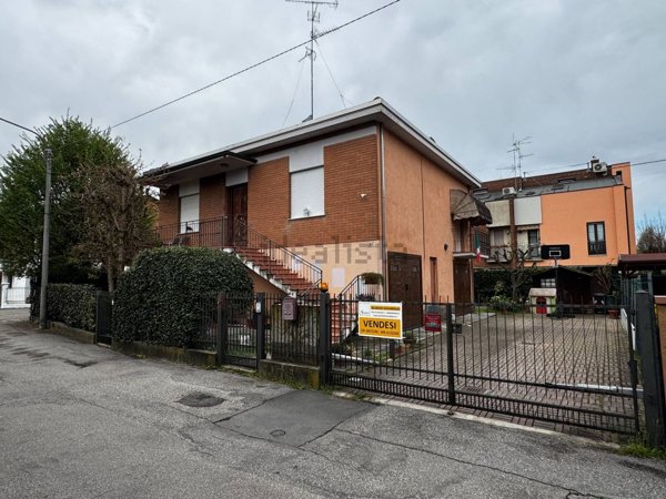 casa indipendente in vendita a Mirandola