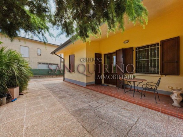 casa indipendente in vendita a Mirandola in zona Quarantoli