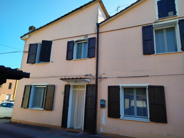 casa indipendente in vendita a Mirandola in zona Quarantoli