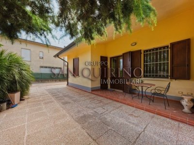casa indipendente in vendita a Mirandola in zona Quarantoli