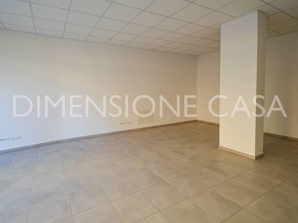 negozio in vendita a Mirandola