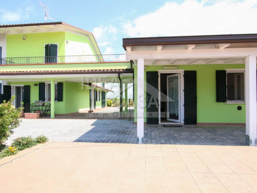 casa indipendente in vendita a Mirandola