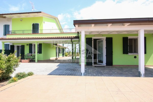 casa indipendente in vendita a Mirandola