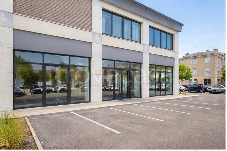 negozio in vendita a Mirandola