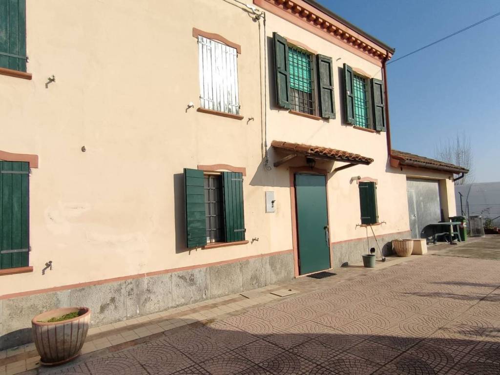 casa indipendente in vendita a Mirandola