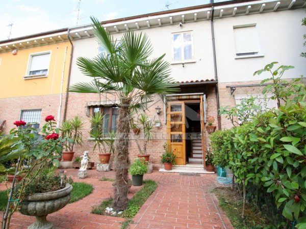 casa indipendente in vendita a Mirandola