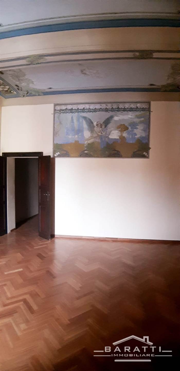 negozio in vendita a Mirandola