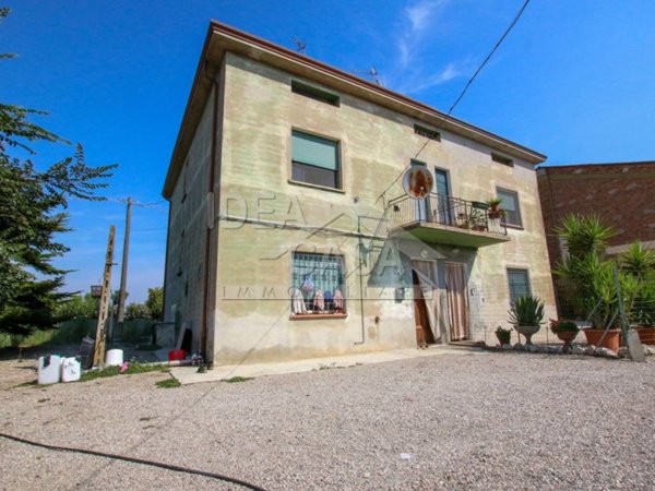 casa indipendente in vendita a Mirandola