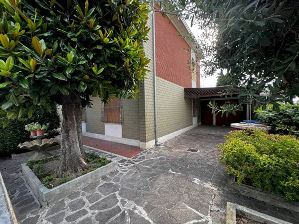 casa indipendente in vendita a Mirandola