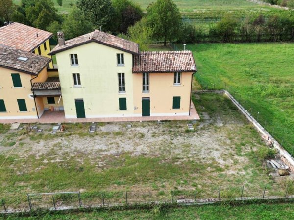 casa indipendente in vendita a Mirandola