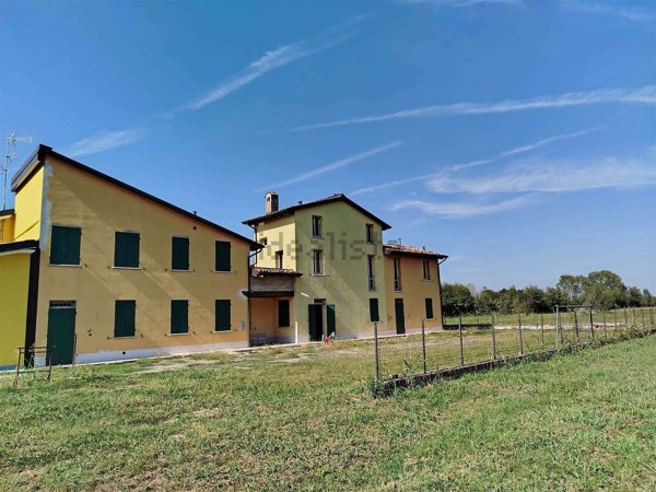 casa indipendente in vendita a Mirandola