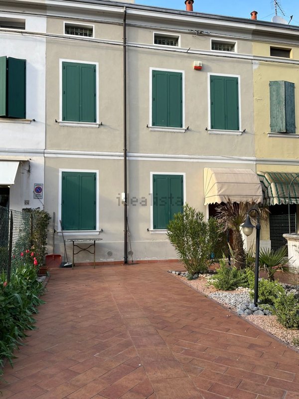 casa indipendente in vendita a Mirandola