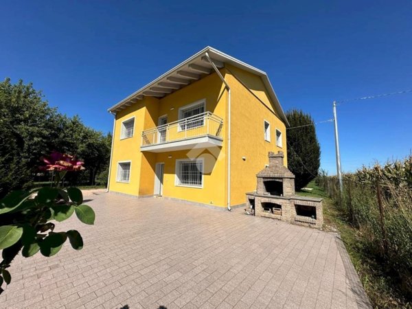 casa indipendente in vendita a Mirandola