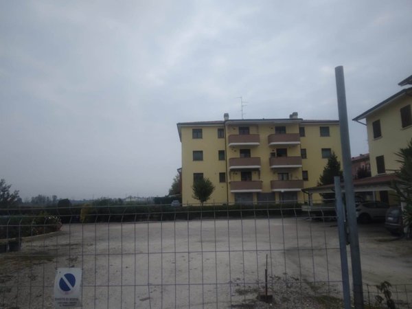 appartamento in vendita a Mirandola in zona Cividale