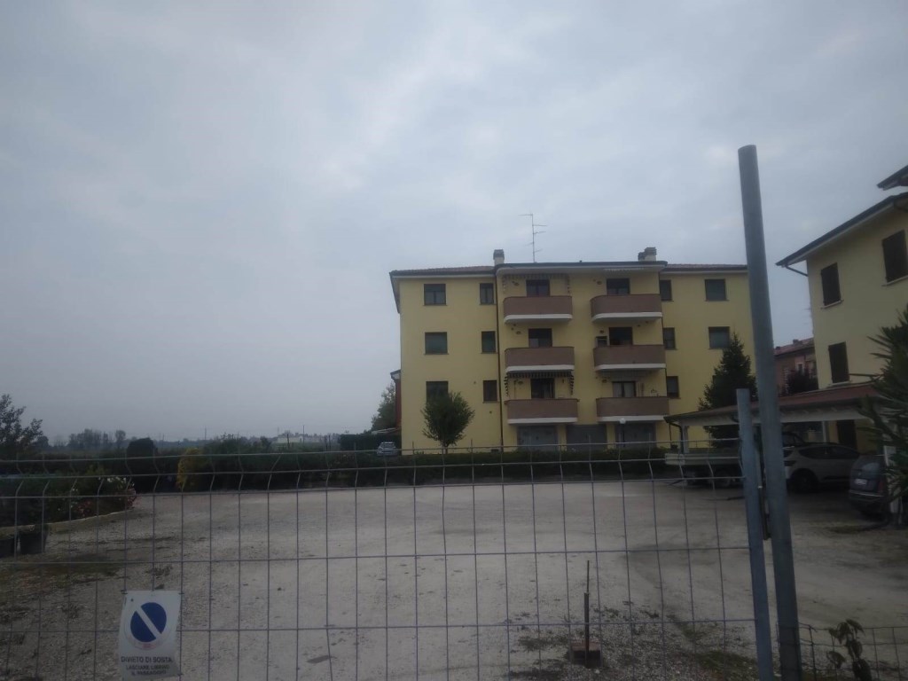 appartamento in vendita a Mirandola in zona Cividale