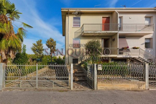 casa indipendente in vendita a Mirandola