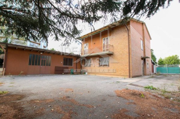 casa indipendente in vendita a Mirandola