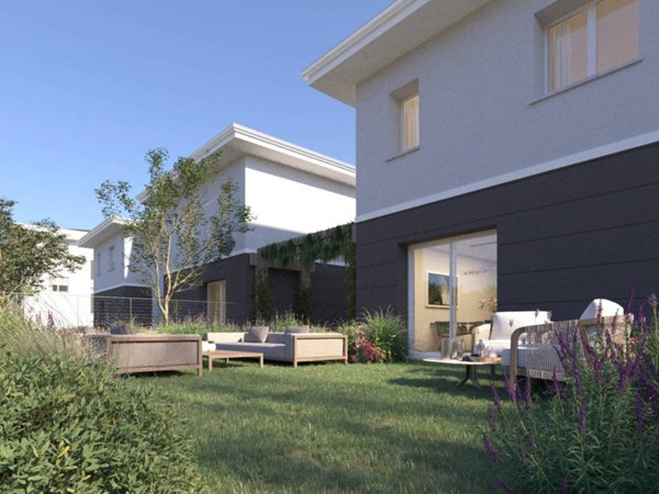 casa indipendente in vendita a Mirandola