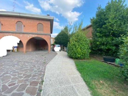 casa indipendente in vendita a Mirandola