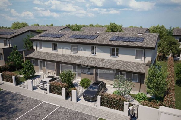 casa indipendente in vendita a Mirandola