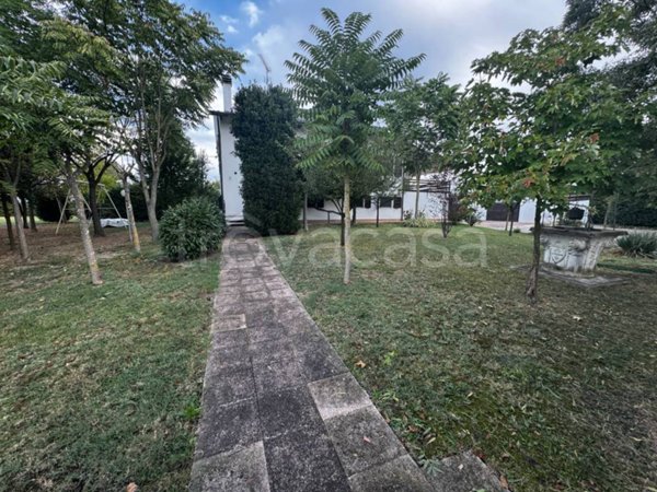 casa indipendente in vendita a Mirandola