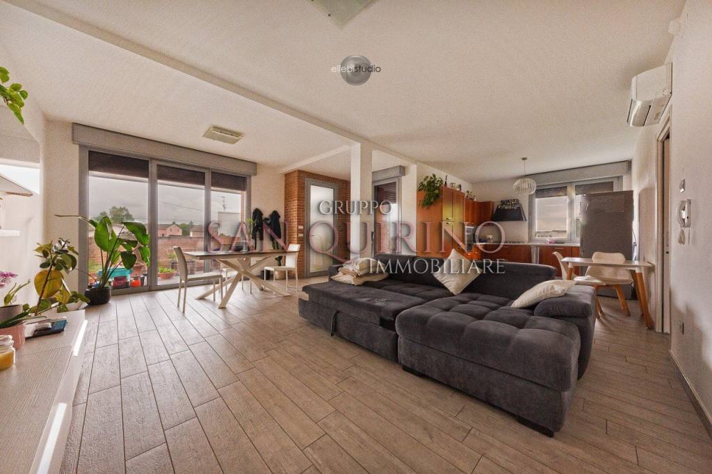 casa indipendente in vendita a Mirandola in zona Gavello