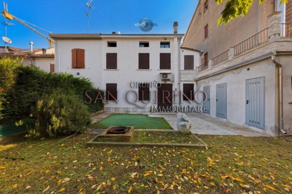 casa indipendente in vendita a Mirandola