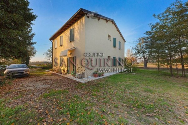 casa indipendente in vendita a Mirandola in zona Quarantoli