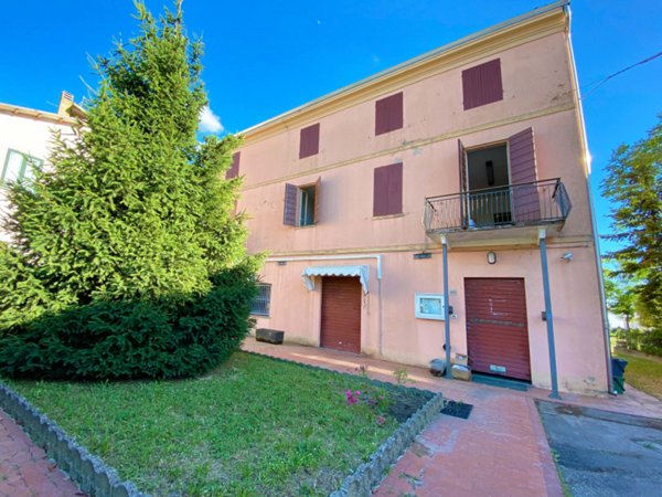 casa indipendente in vendita a Mirandola in zona San Martino Spino