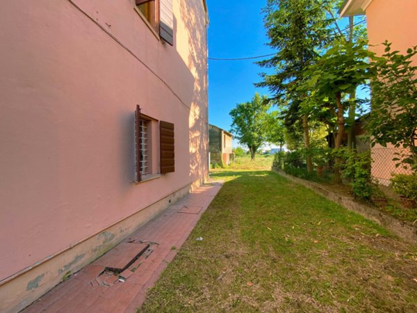casa indipendente in vendita a Mirandola in zona San Martino Spino