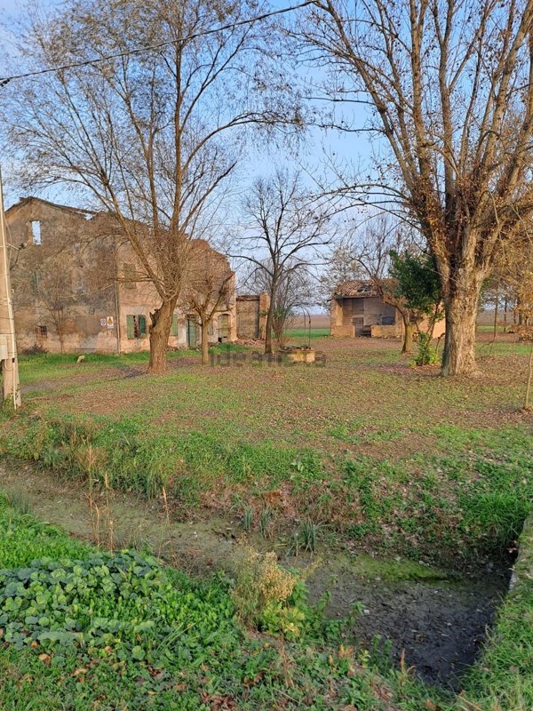 rudere in vendita a Mirandola