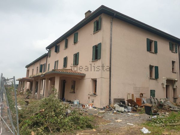 casa indipendente in vendita a Mirandola in zona Quarantoli