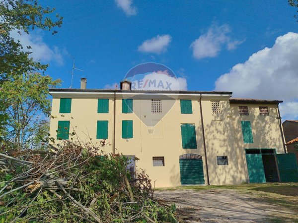casa indipendente in vendita a Mirandola in zona Cividale