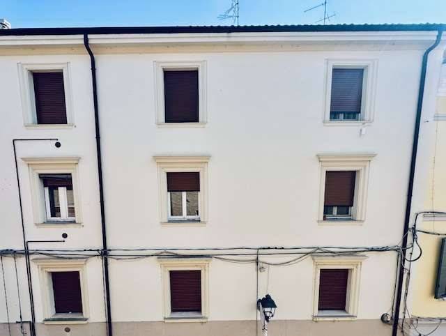 intera palazzina in vendita a Mirandola