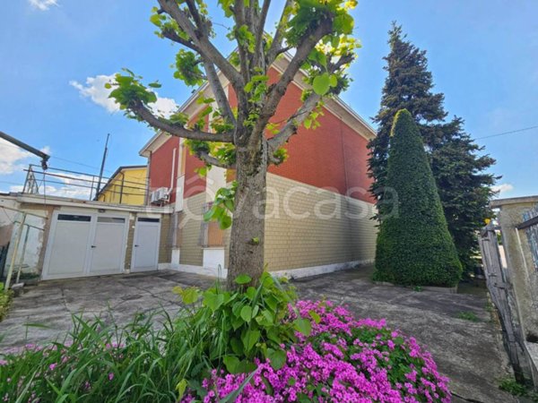 casa indipendente in vendita a Mirandola