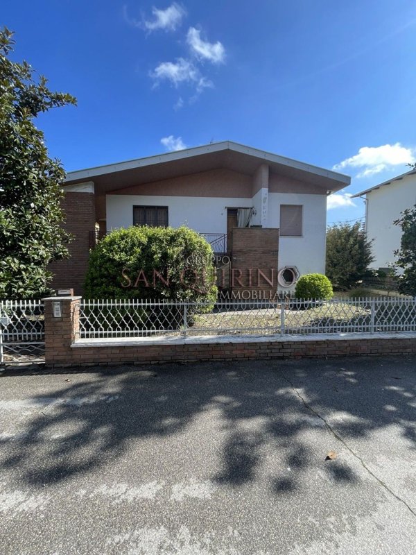 casa indipendente in vendita a Mirandola