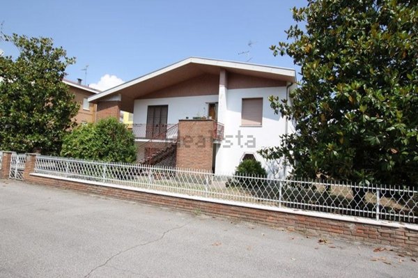 casa indipendente in vendita a Mirandola