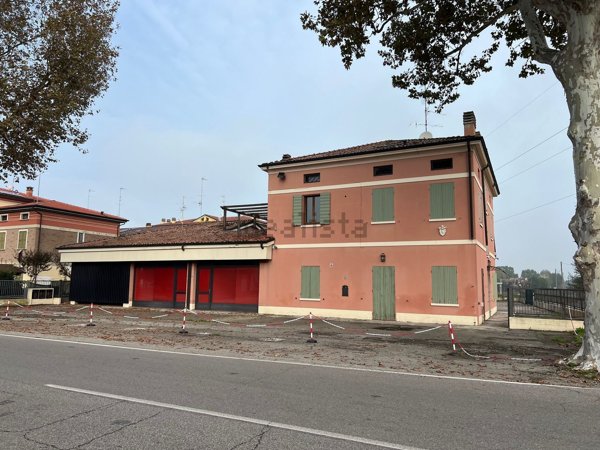 casa indipendente in vendita a Mirandola