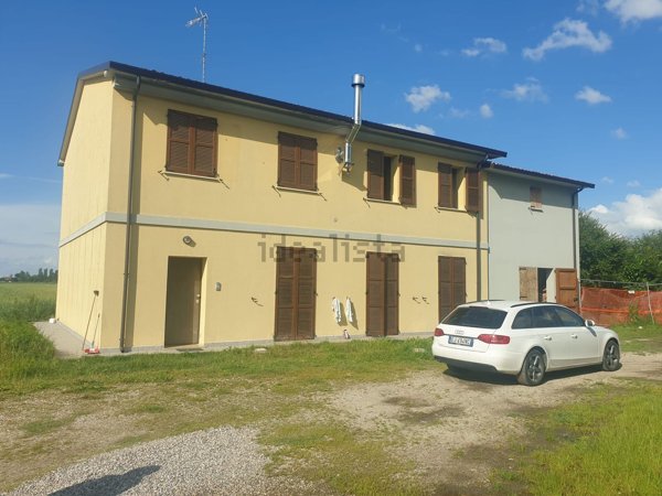 casa indipendente in vendita a Mirandola in zona Quarantoli
