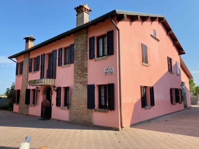 casa indipendente in vendita a Mirandola