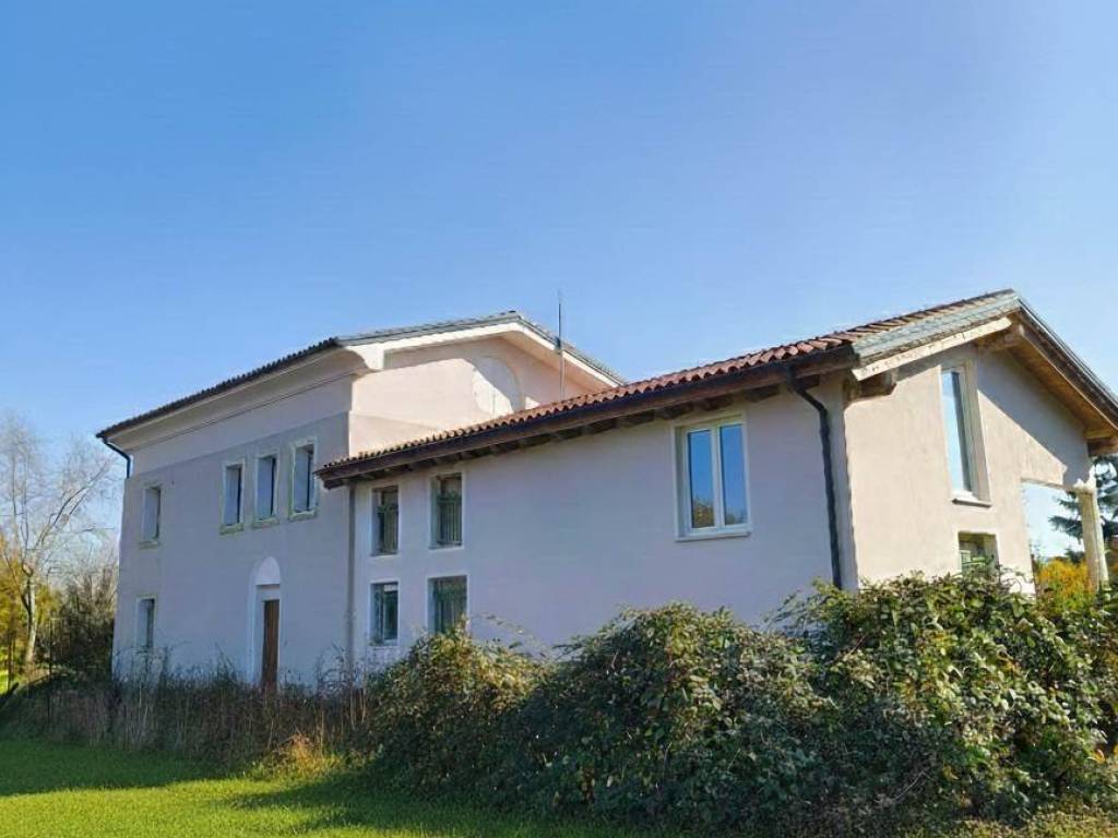 casa indipendente in vendita a Mirandola