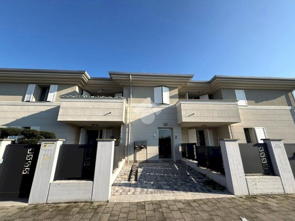 quadrivano in vendita a Mirandola